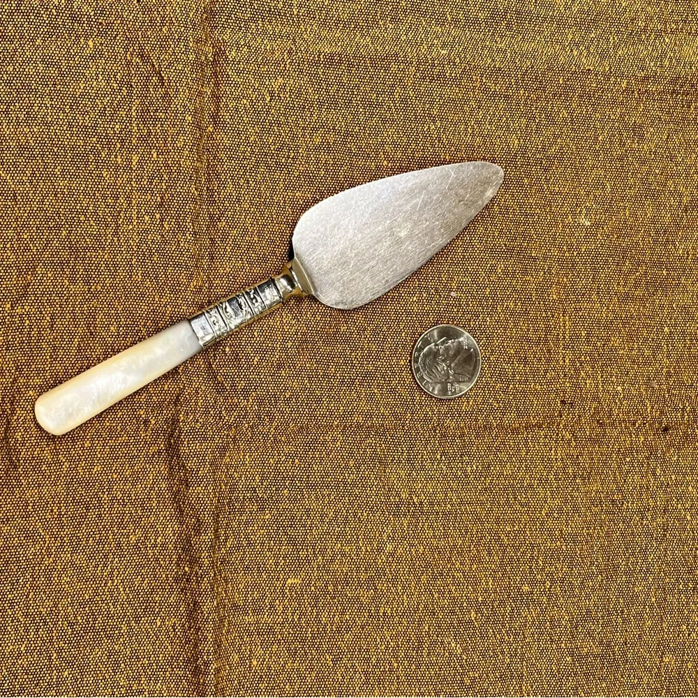 Cheese Server - Pearl Handle - Sterling & Plate Silver